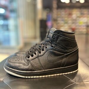 Nike Air Jordan 1 High Black Perforated Size 7 Shoes